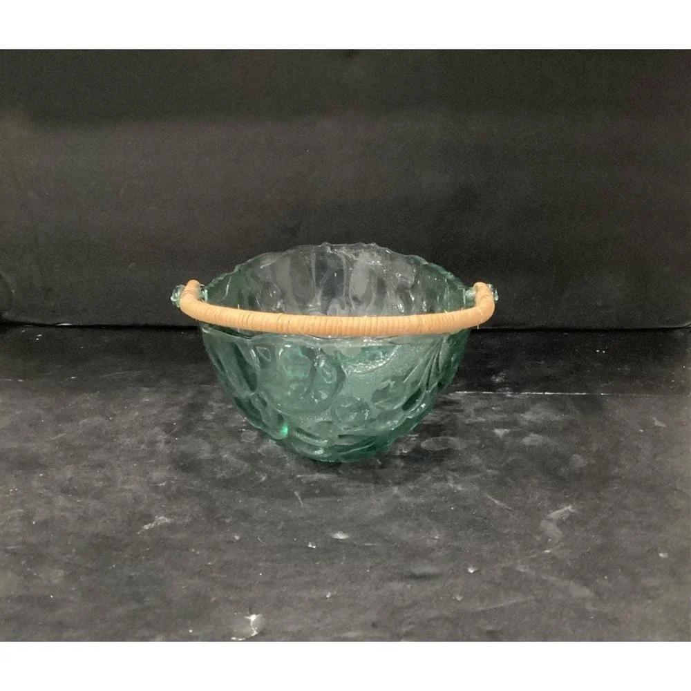 Vintage Libbey‎ Green Glass Orchard Fruit Basket With Wicker Handle ~ 10